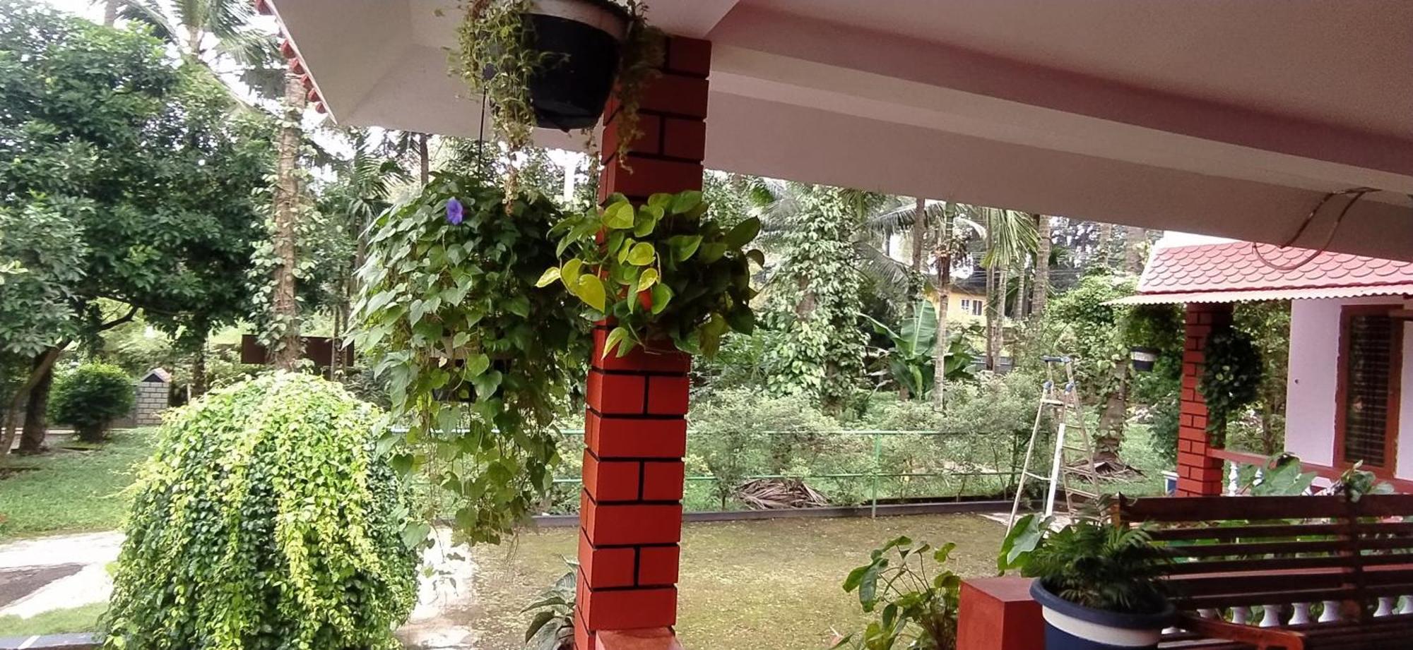 Runnin Airport - Homestay Gurpur Esterno foto